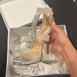 VENUS White and Blue Box